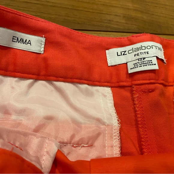 Liz Claiborne Ankle Pant. - Picture 3 of 5